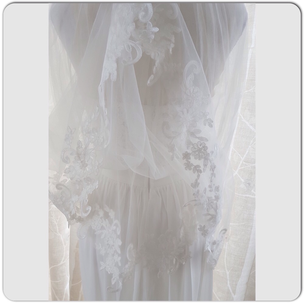 Fingertip veil - Picture 2 of 4